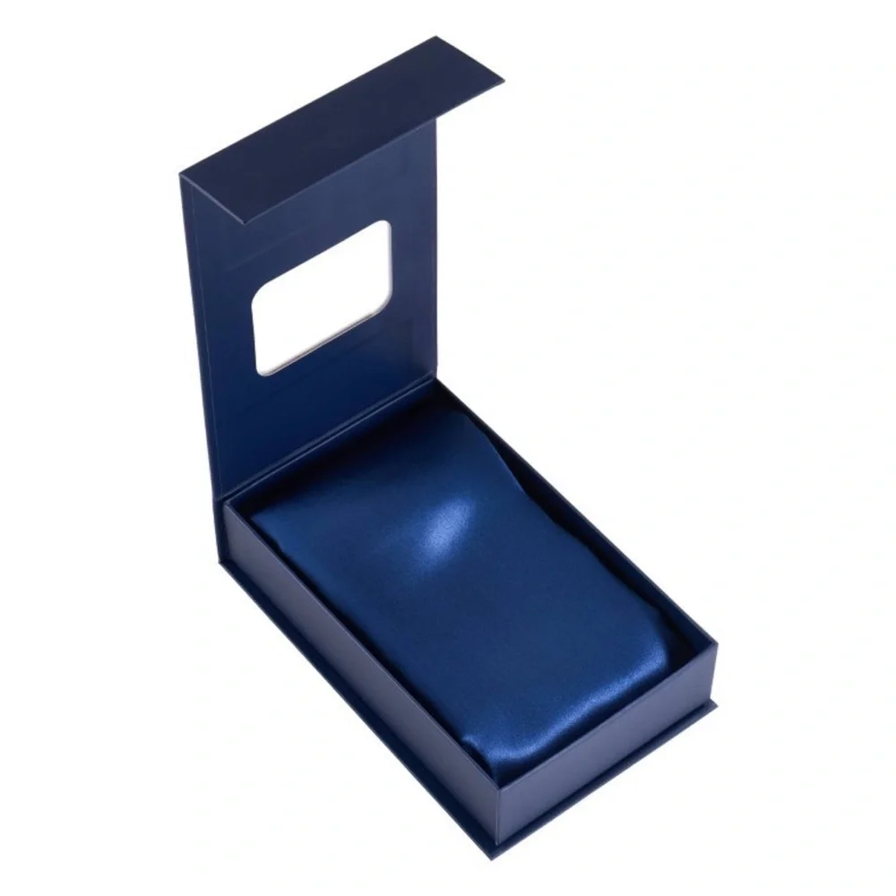 Blissy King Sized 100% Mulberry Silk Pillowcase in Navy Blue - Picture 4 of 11